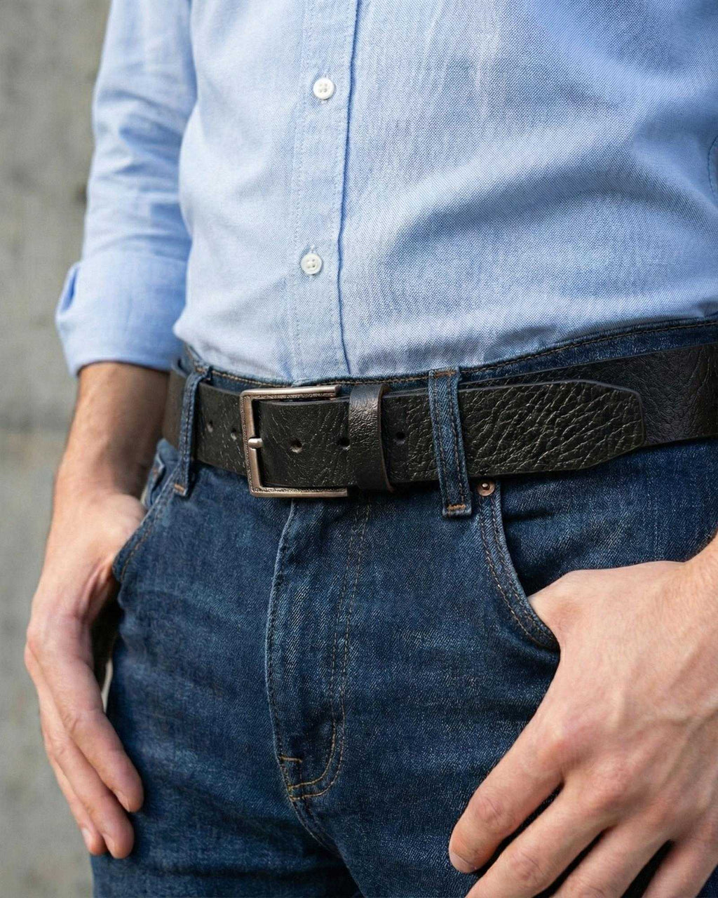 A real leather belt in black color