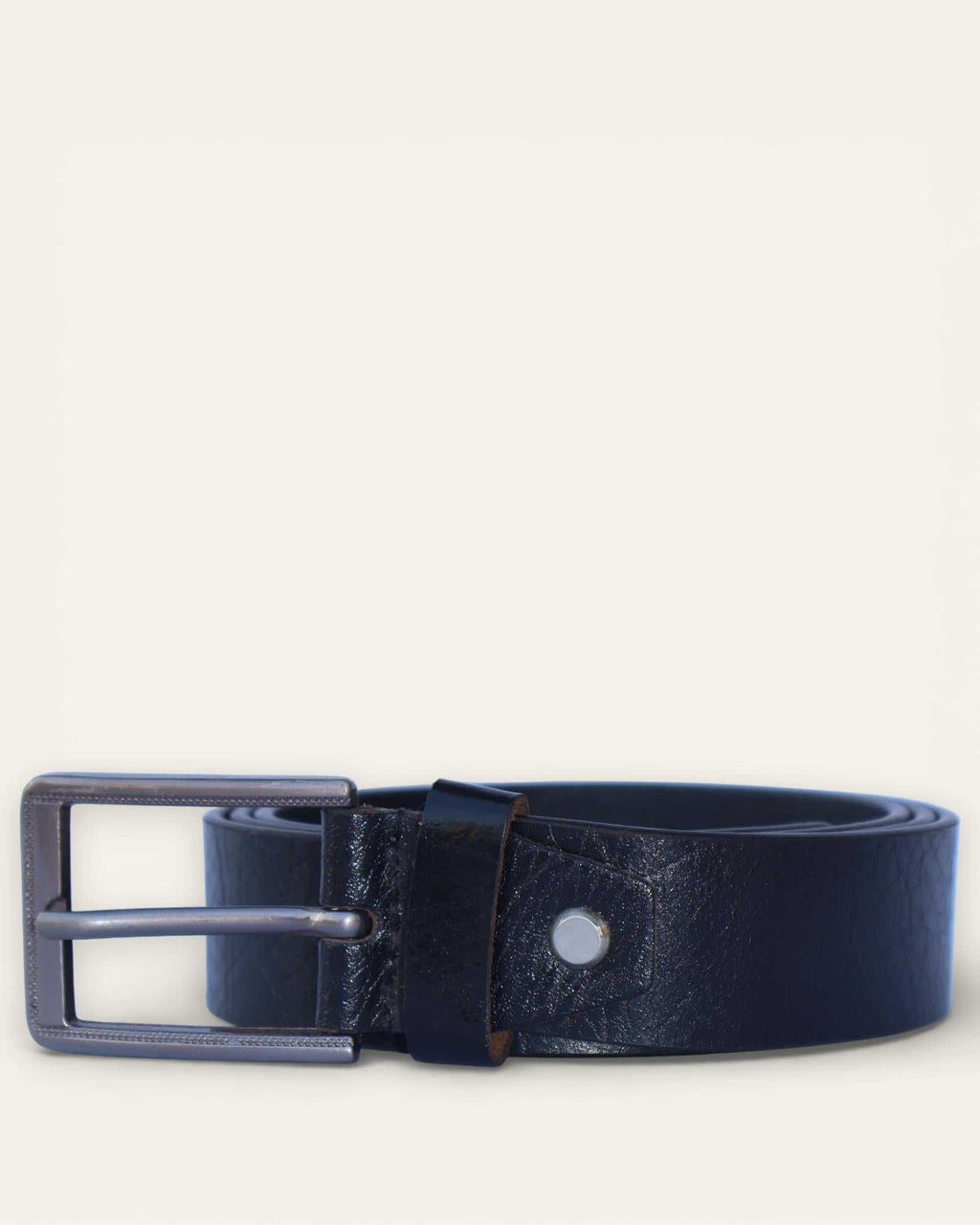 A real leather belt in black color