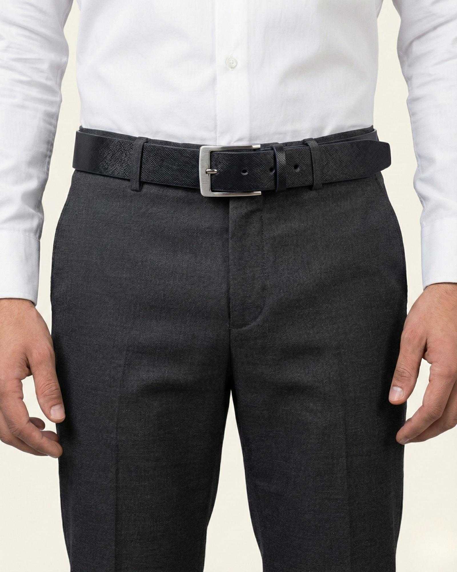 A black belt made up of real leather and best for formal look