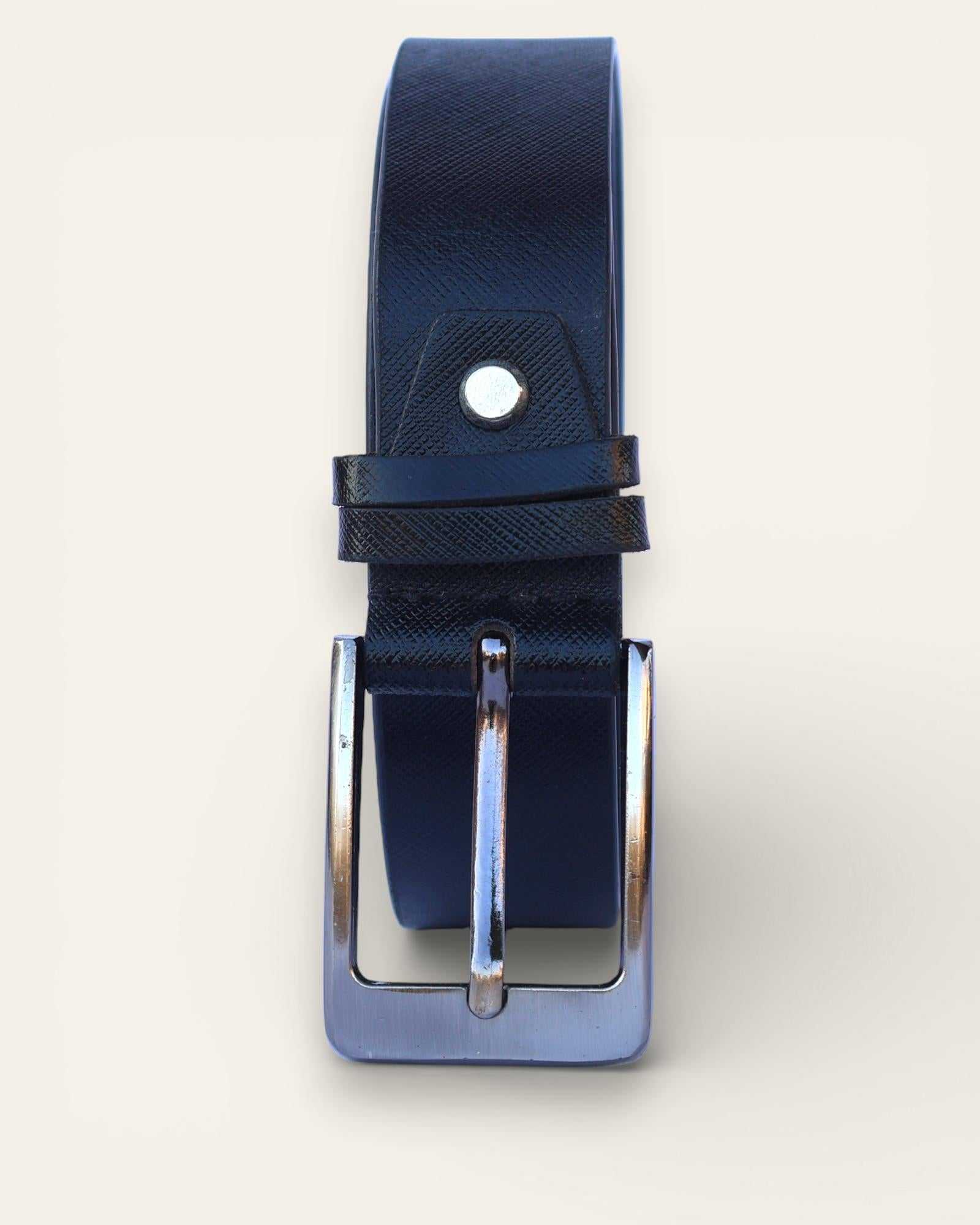 A black belt made up of real leather and best for formal look