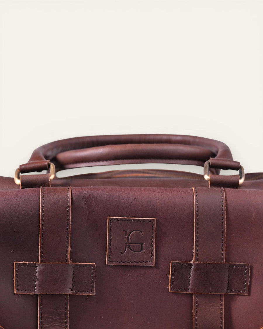 A real lather cabin friendly duffel bag