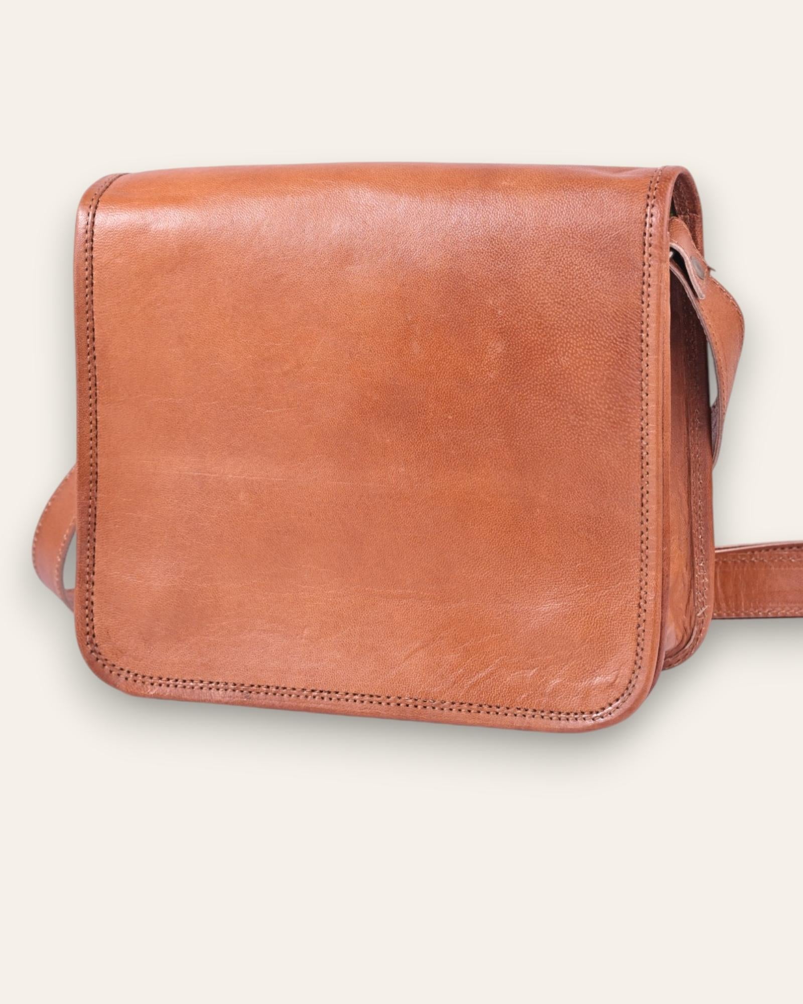 A real leather plain classic vintage satchel bag