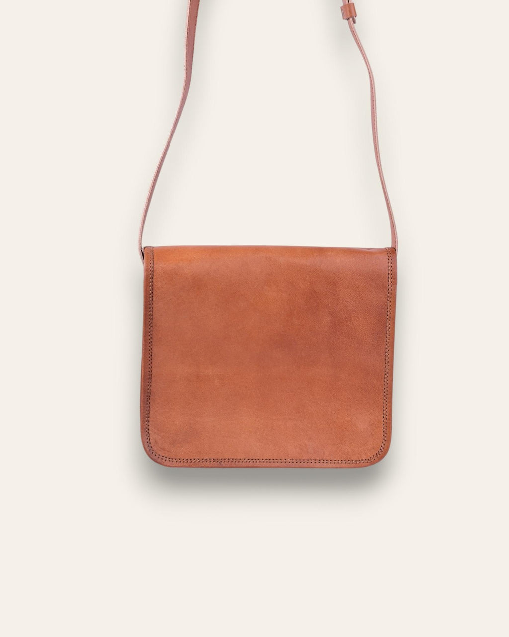 A real leather plain classic vintage satchel bag