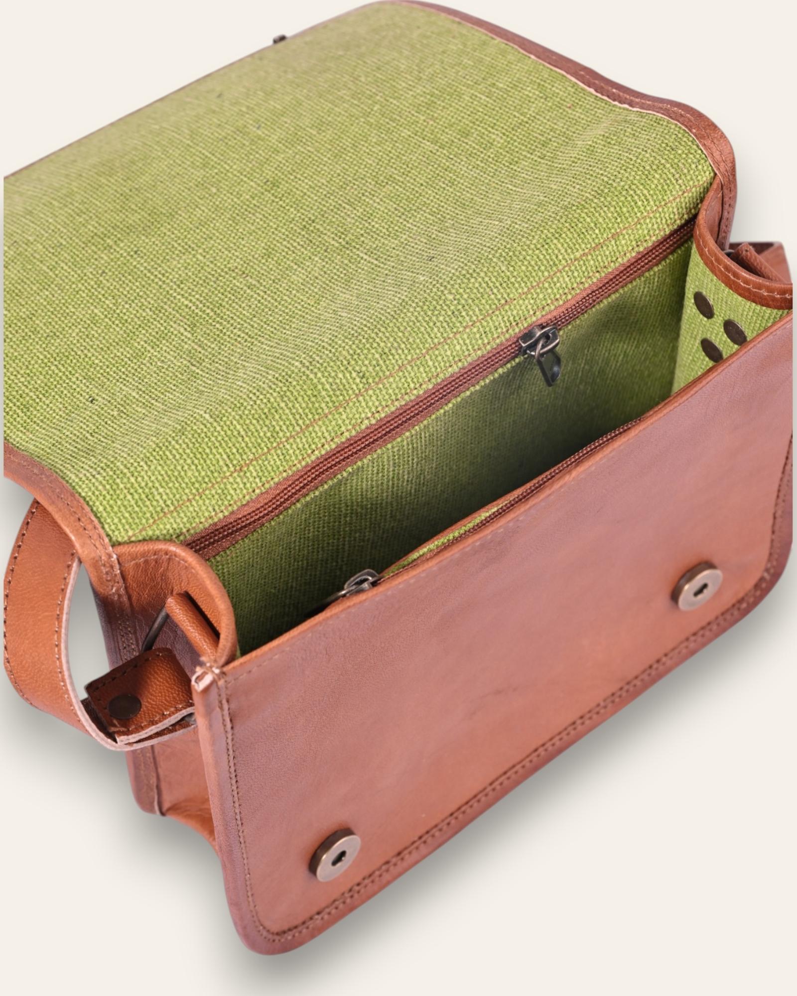 A real leather plain classic vintage satchel bag