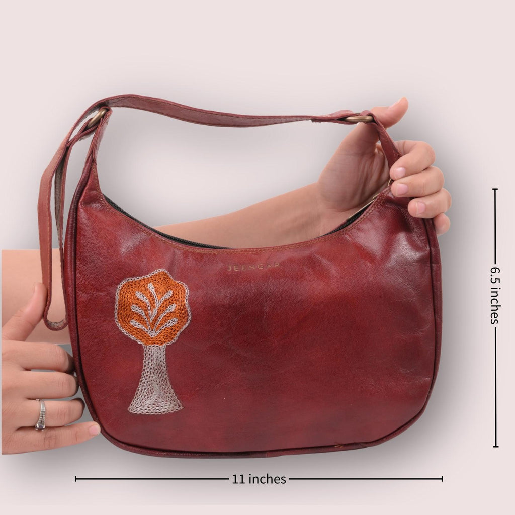 Handmade leather shoulder bag with kashida