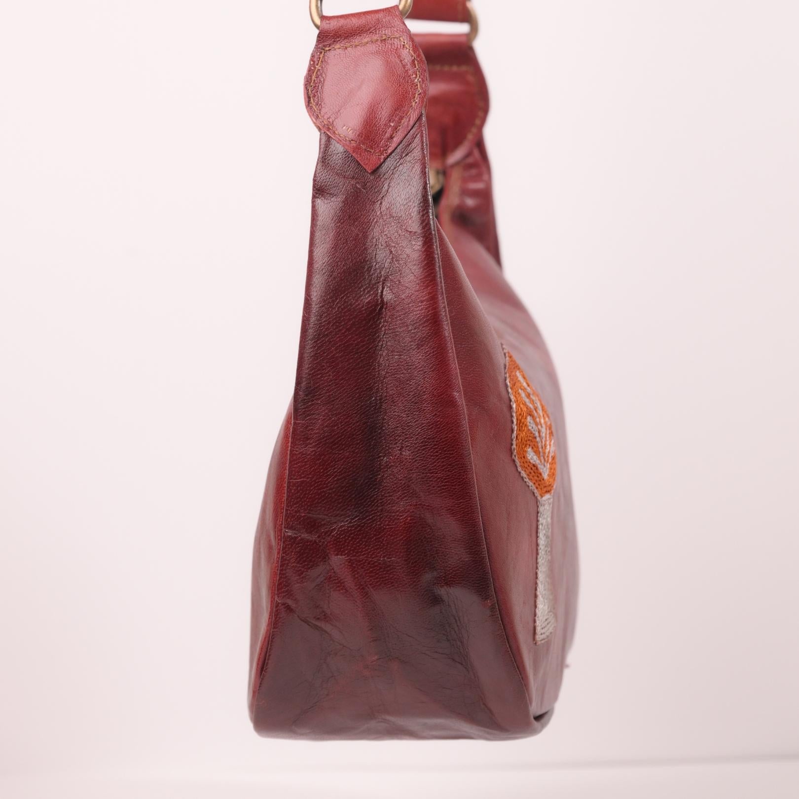 Handmade leather shoulder bag with kashida