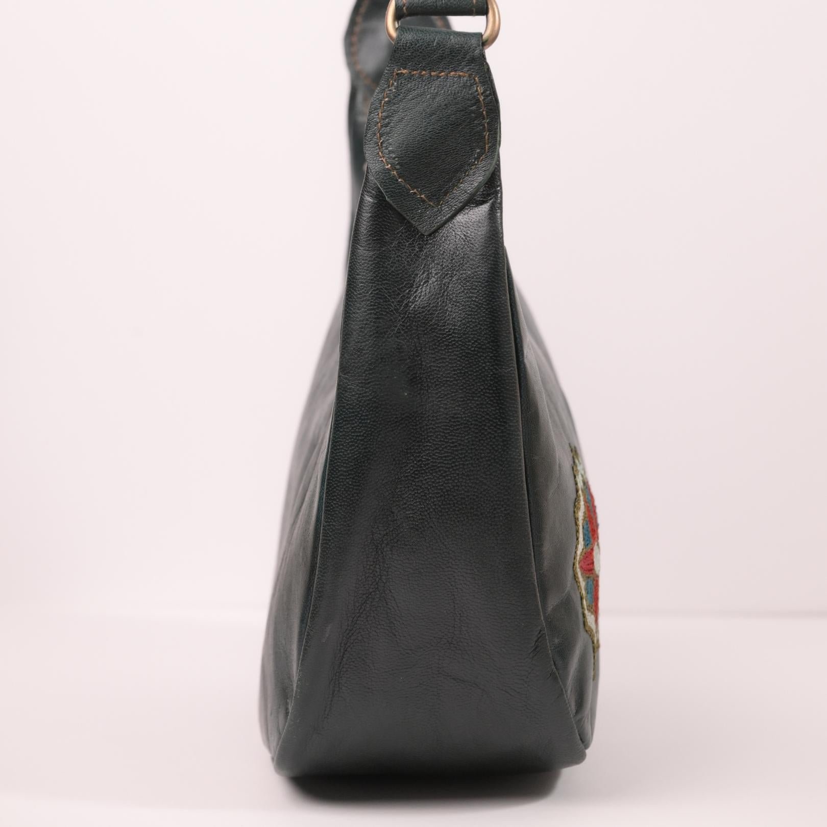 Green Dark olive leather shoulder bag with kashida