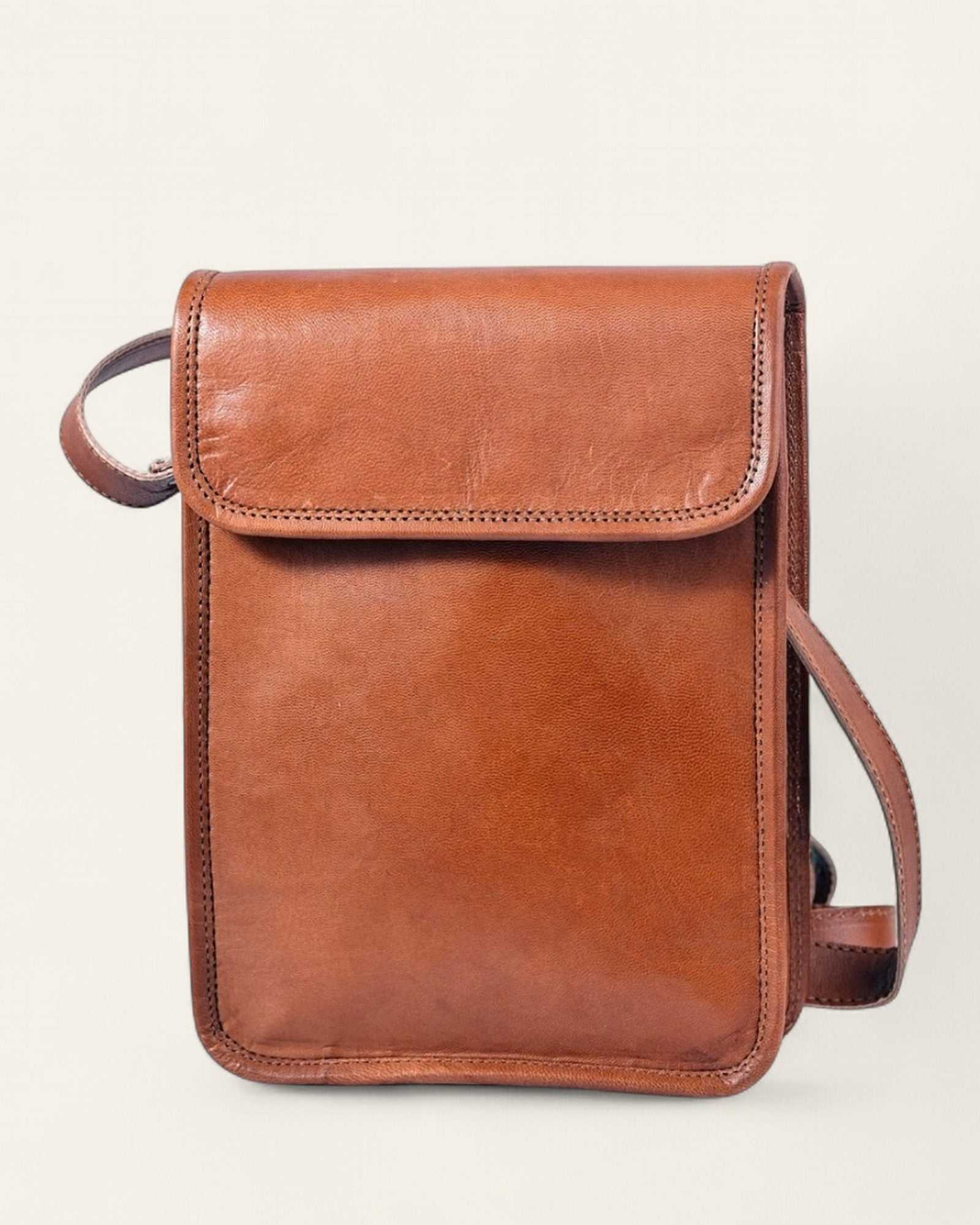 The Amer Plain Flap Sling